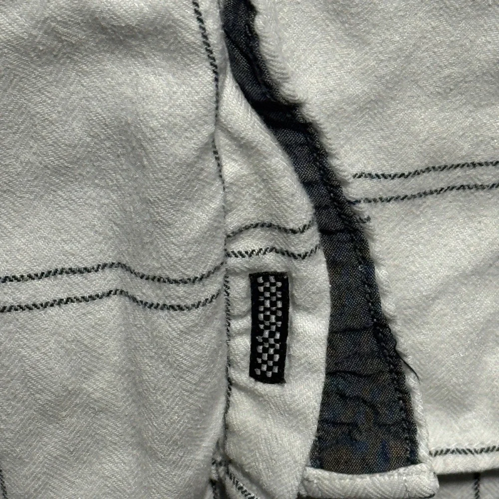 Vans Mens XL Tailored Fit Windowpane Plaid Flannel Shirt White Black VN0A3166WHT - Picture 8 of 8